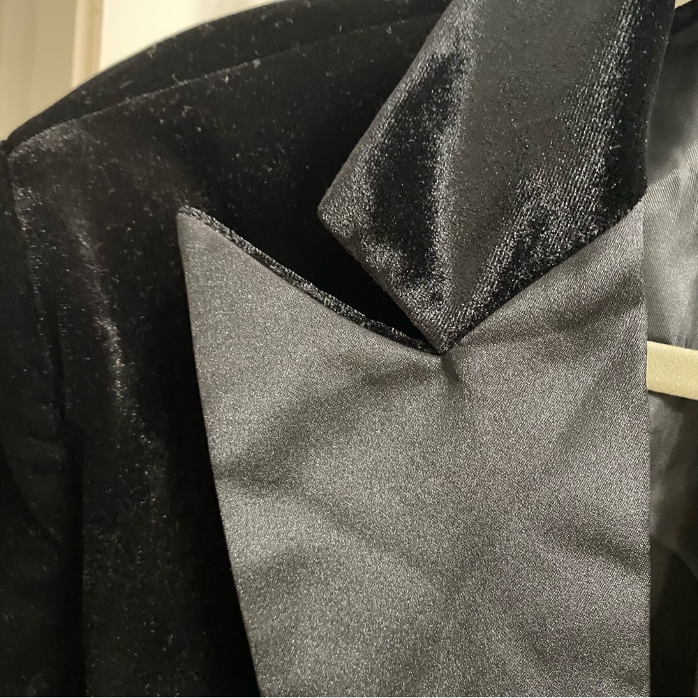NWT TOPGH Women’s Black Velvet 2 pc Tuxedo Suit Size XL - Picture 3 of 16